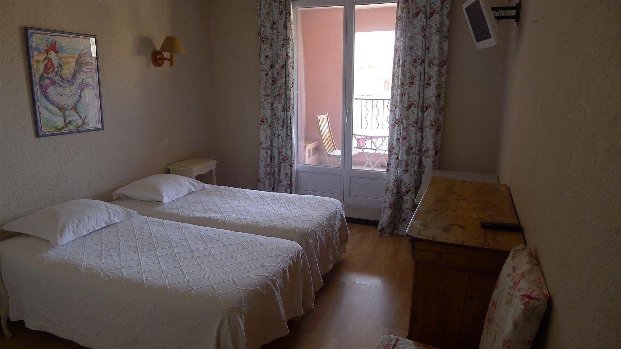 Coq Hotel Коголен Екстериор снимка